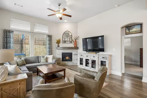 Living - 2012 Crescent St, Aledo, TX 76008 photo 4 of 4