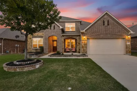 8025 Ponwar Dr, Fort Worth, TX 76131