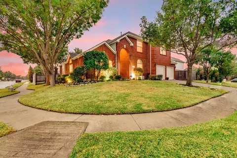 7700 Buccaneer Cir, Arlington, TX 76016