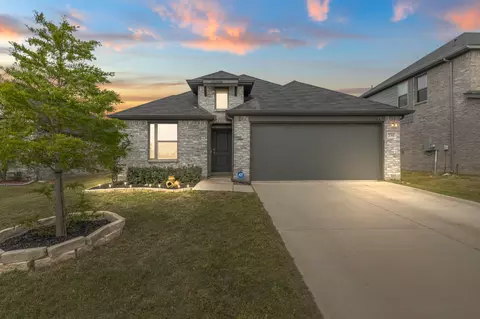 230 Ozark St, Greenville, TX 75402