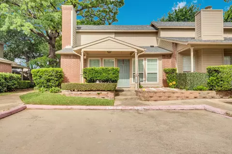 1440 Meadowood Village Dr, Fort Worth, TX 76120
