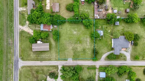 505 John Fielder Dr, Southmayd, TX 75092