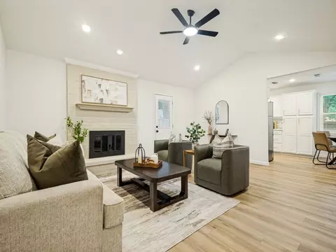 2105 Sagebrush Trl, Grapevine, TX 76051