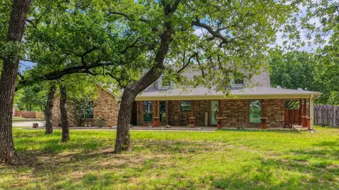 115 Deerfield Rd, Paradise, TX 76073