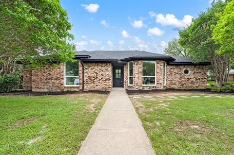 425 Marseille Dr, Hurst, TX 76054