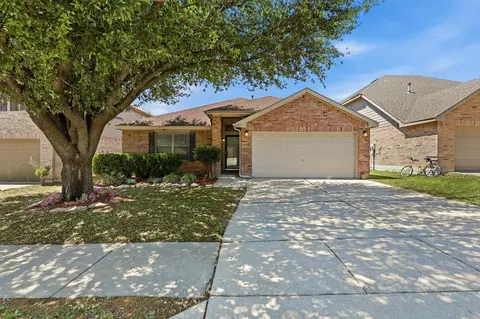 6037 Horn Cap Dr, Fort Worth, TX 76179