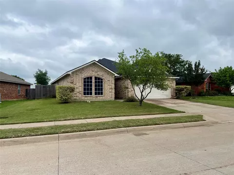 12201 Rolling Ridge Dr, Burleson, TX 76028
