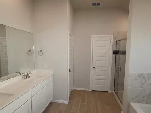 Bath - 3708 Yarrow Dr, Argyle, TX 76226 photo 1 of 3