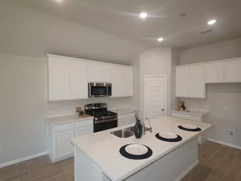 Kitchen - 3708 Yarrow Dr, Argyle, TX 76226 photo 1 of 1