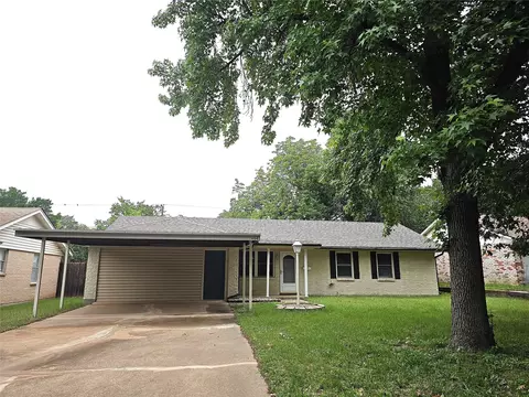604 Bayless Dr, Euless, TX 76040