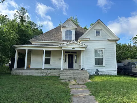 1405 Caddo St, Commerce, TX 75428