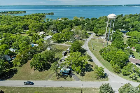 552 Oak Leaf Trl, East Tawakoni, TX 75472