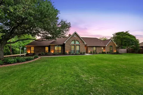 2400 Emerald Cir, Southlake, TX 76092