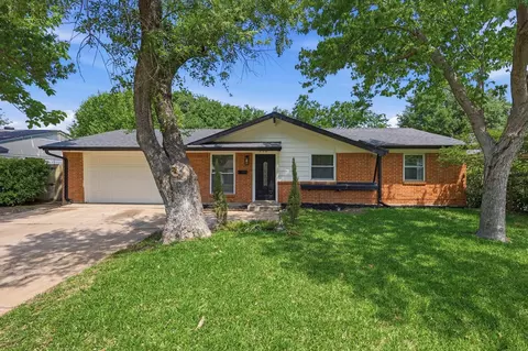 306 Baron Pl, Grand Prairie, TX 75051