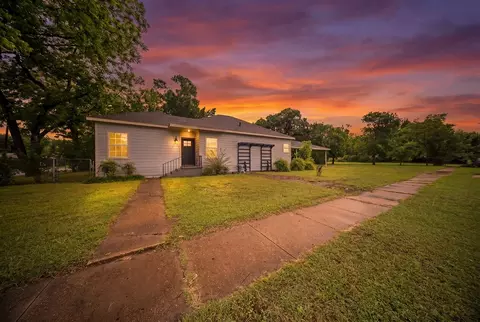 1001 W Lampasas St, Ennis, TX 75119