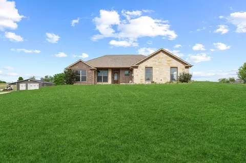 Exterior - 809 Schneider Rd, Howe, TX 75459 photo 2 of 7