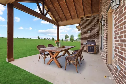 Exterior - 809 Schneider Rd, Howe, TX 75459 photo 4 of 7
