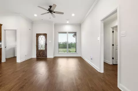 Living - 809 Schneider Rd, Howe, TX 75459 photo 3 of 6