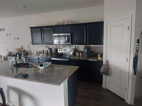 Kitchen - 1909 Wolf Run, Anna, TX 75409 photo 1 of 2