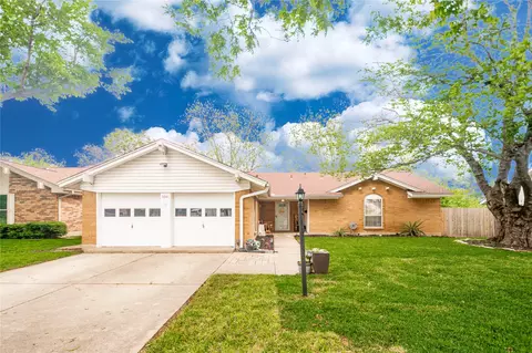 3041 Portales Dr, Fort Worth, TX 76116