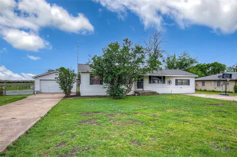 210 E Cook St, Josephine, TX 75164