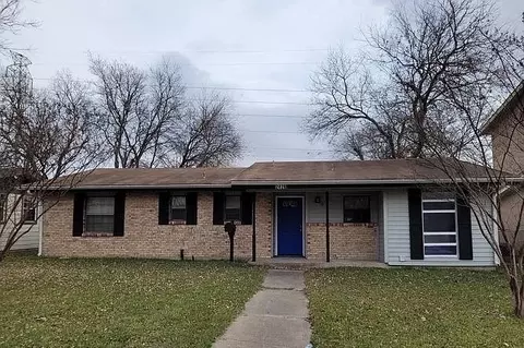 2426 Whit Dr, Mesquite, TX 75150