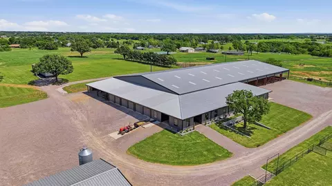 1643 Roland Rd, Whitesboro, TX 76273