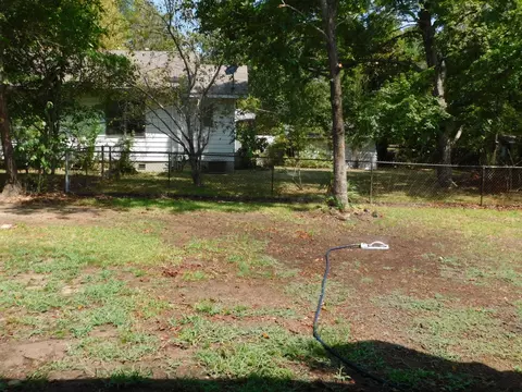 Exterior - 105 NW 2nd, Springhill, LA 71075 photo 7 of 9