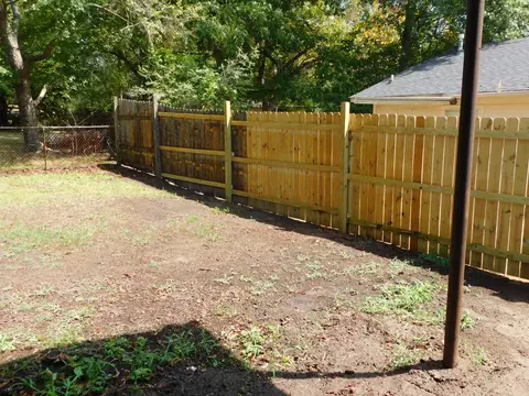 Exterior - 105 NW 2nd, Springhill, LA 71075 photo 8 of 9