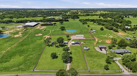 1861 Roland Rd, Whitesboro, TX 76273