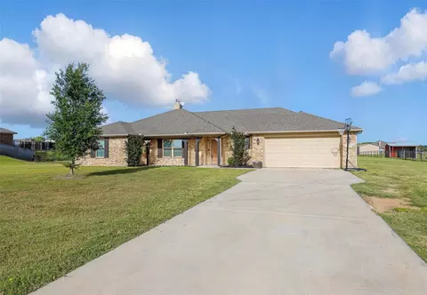Exterior - 240 Springwood Ranch Loop, Springtown, TX 76082 photo 2 of 5