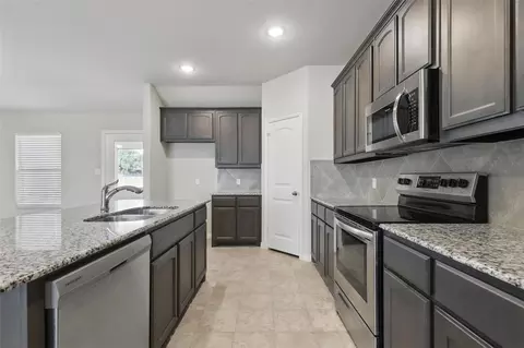 Kitchen - 240 Springwood Ranch Loop, Springtown, TX 76082 photo 1 of 1