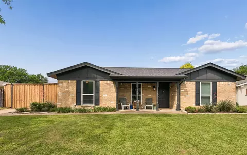 2217 Shady Brook Dr, Bedford, TX 76021