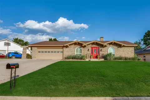 6316 Tosca Dr, Haltom City, TX 76180