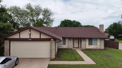 2838 Padre Ln, Grand Prairie, TX 75052