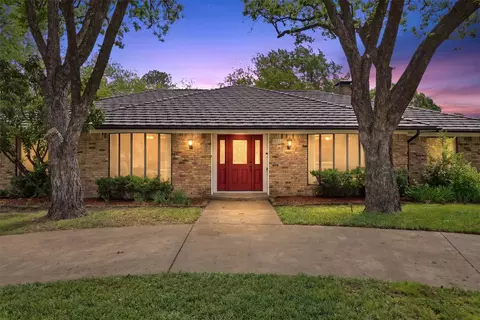 1814 N Carrier Pkwy, Grand Prairie, TX 75050