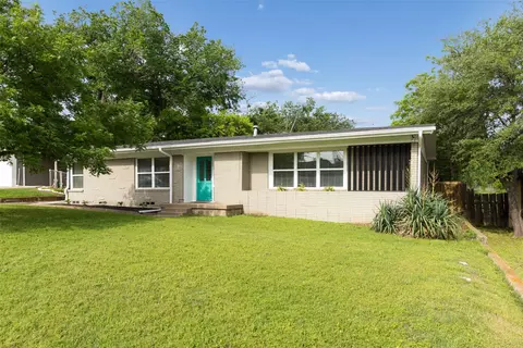 717 NW 6th St, Grand Prairie, TX 75050