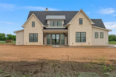 358 Lacek Mill Rd, China Spring, TX 76633