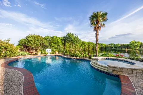 604 Willow Springs Dr, Heath, TX 75032