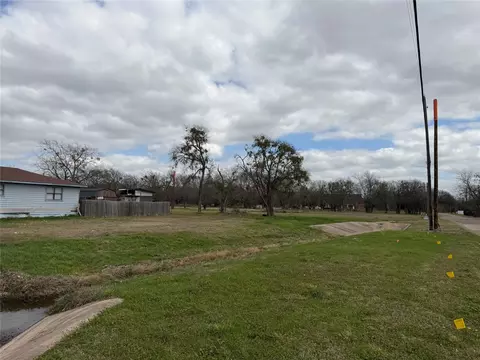 102 Johnson St, Commerce, TX 75428 photo 2