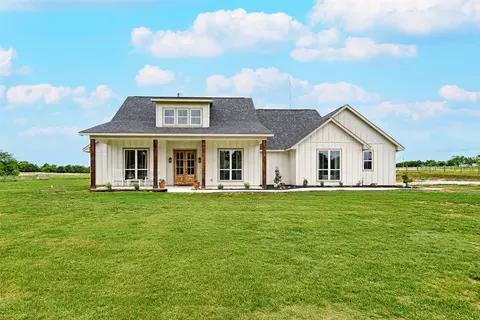 Exterior - 4656 County Road 1040, Celeste, TX 75423 photo 2 of 11