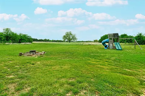 Exterior - 4656 County Road 1040, Celeste, TX 75423 photo 6 of 11