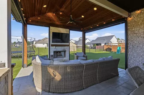 Exterior - 191 Stirling Dr, Argyle, TX 76226 photo 4 of 5