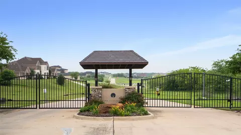 1207 Tulip Ct, Grand Prairie, TX 75104