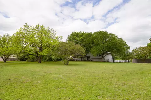2121 E Pecan Ln, Plano, TX 75074