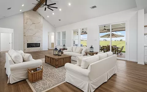 Living - 3093 Willow Rd, Celeste, TX 75423 photo 3 of 5