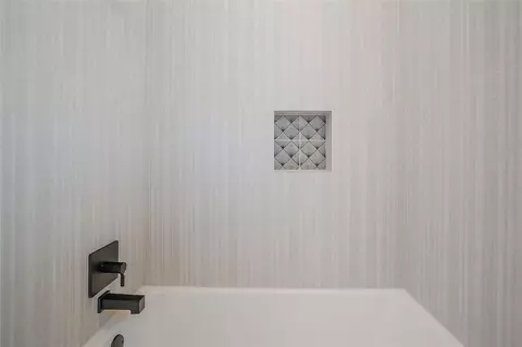 Bath - 3093 Willow Rd, Celeste, TX 75423 photo 8 of 8