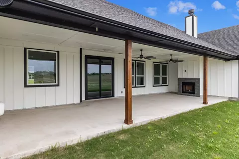 Exterior - 3093 Willow Rd, Celeste, TX 75423 photo 10 of 11