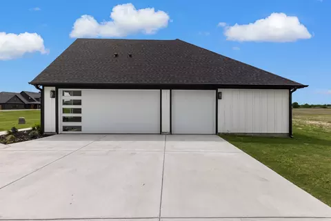 Exterior - 3093 Willow Rd, Celeste, TX 75423 photo 7 of 11