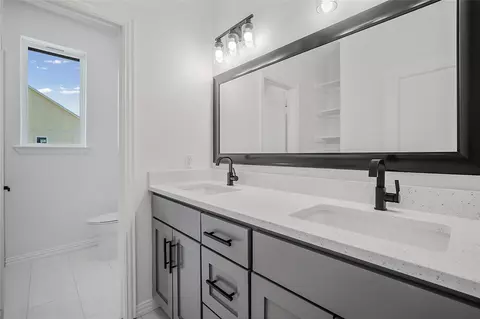 Bath - 3093 Willow Rd, Celeste, TX 75423 photo 7 of 8
